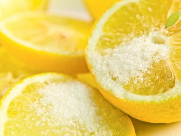 Сахар помогает сохранить лимон свежим в течении полугода