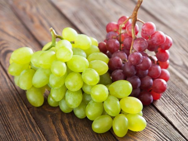 Употребление винограда с косточками