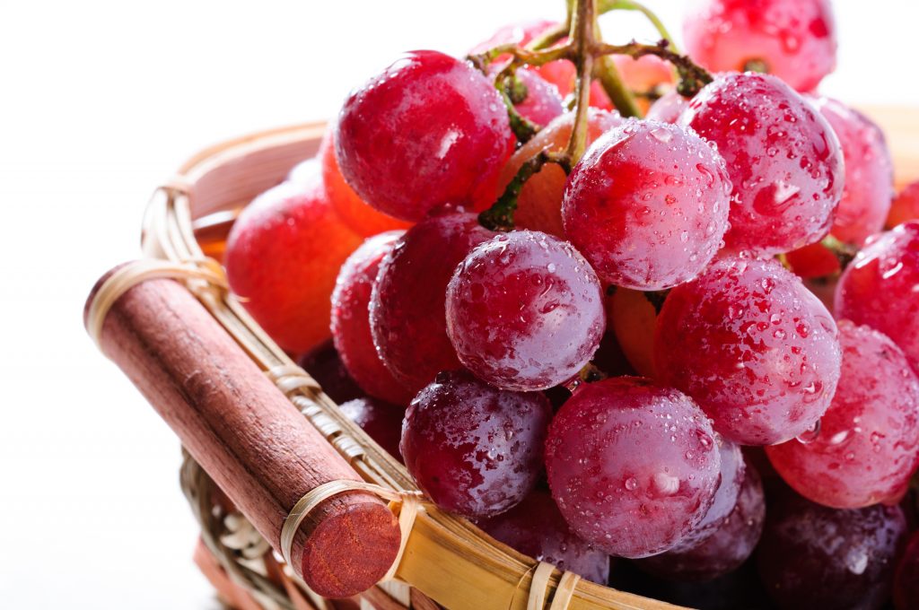 Виноград красного цвета столовые сорта крупный розовый